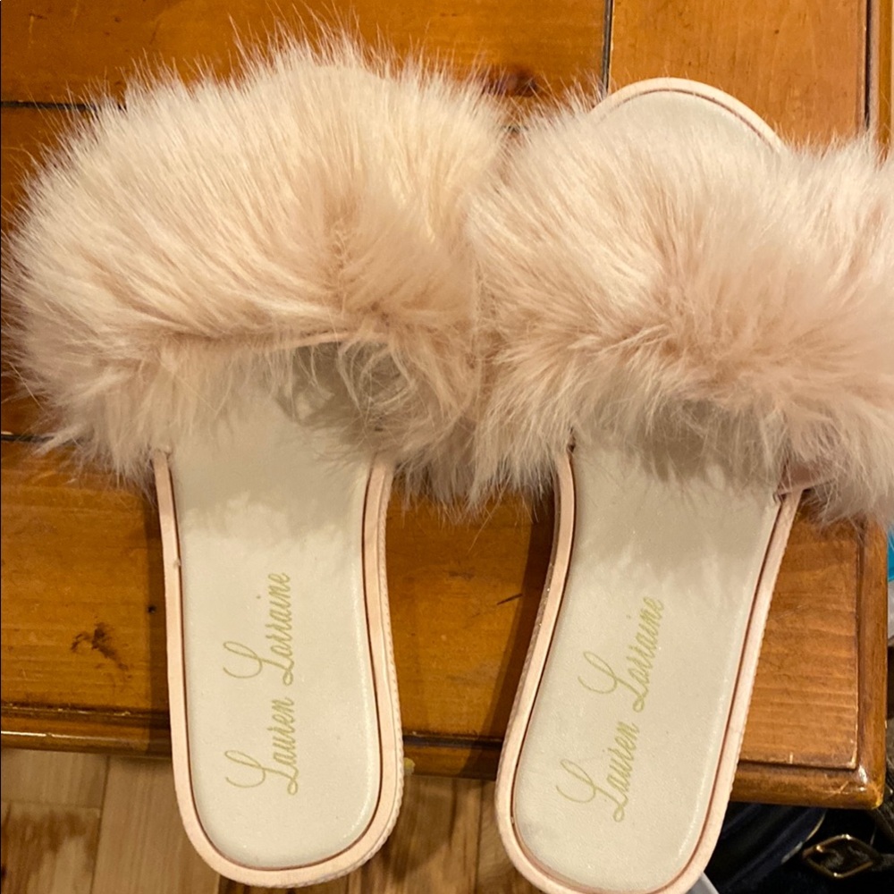 Lauren Lorraine Cream Cozy Slippers
601